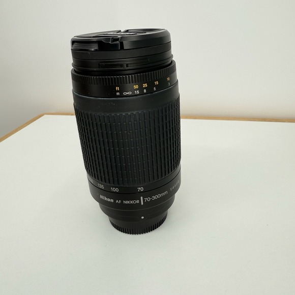 Nikon AF G Zoom-Nikkor 70-300mm f/4-5.6 FX lens‎ HB-26 for N80 N75 D7500 D850 DF - Picture 5 of 13